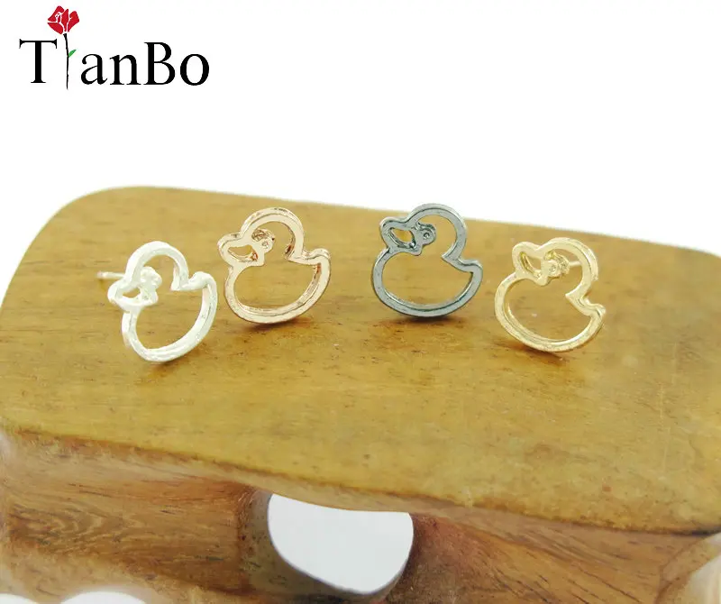 

TianBo 2018 New Style Earring Stud Luxury Gold White Yellow Rose Black 4 Colors Duck Stud Earrings For Women Jewelry
