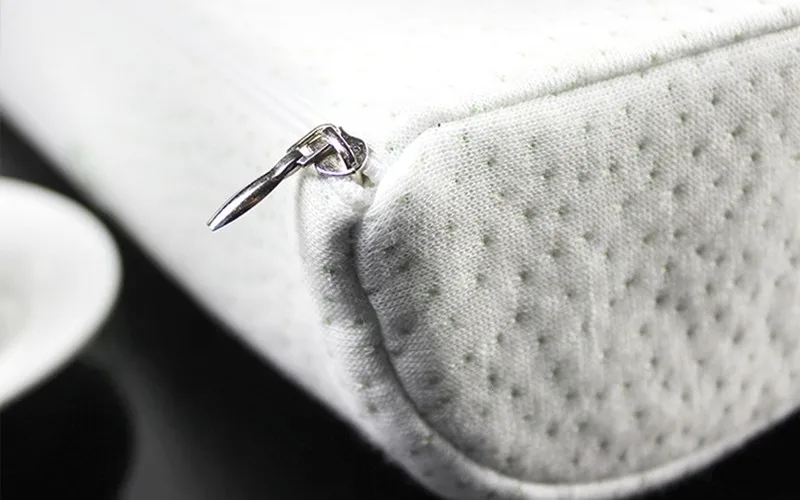 pillow800px-5