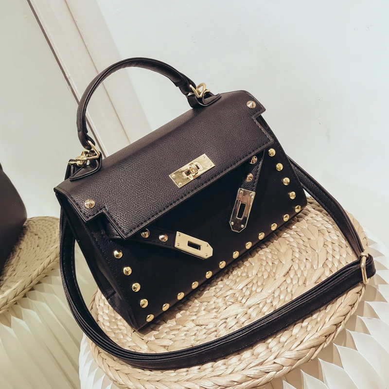 

LXTAZG Fashion Famous Designer Brand Women leather Handbags luxury rivets Shoulder Bag pearl Evening clutch bags Messenger Bags