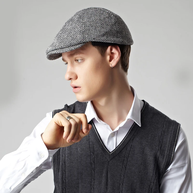 

Fashion Plaid / Striped Unisex Visor Autumn and Winter Hats Vintage Lady Girl Beret Cap For Women Men England Warm Berets Boina