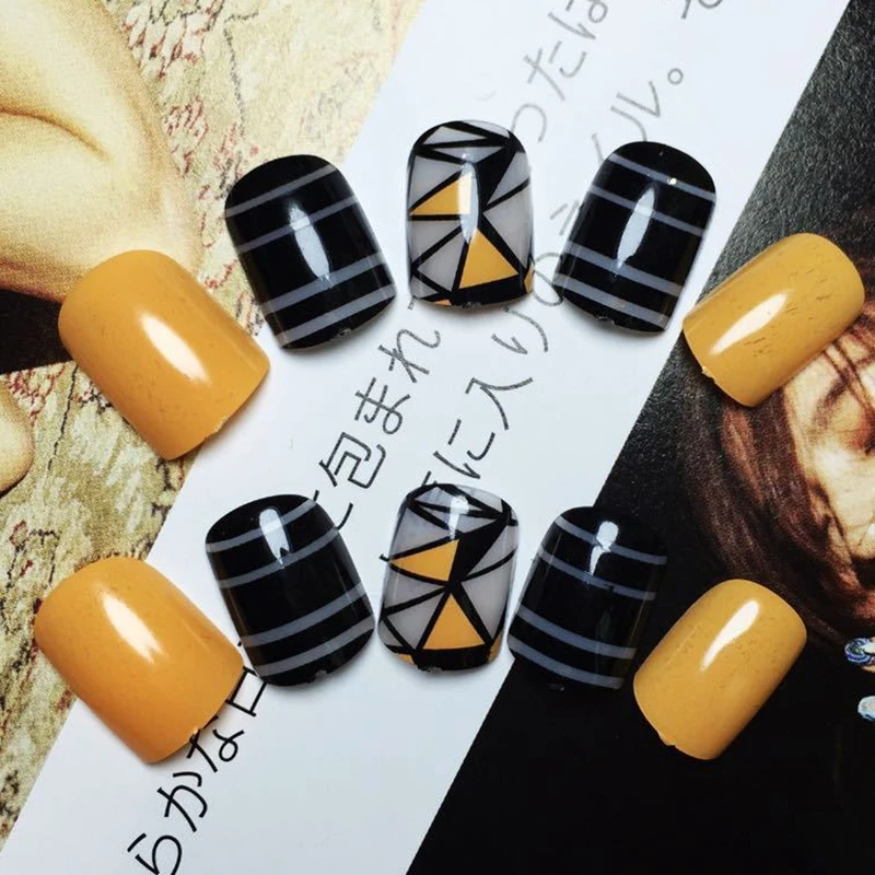 

Shiny Fake Nails Tips Black Grey Stripe Orange Irregular Triangles Flat False Nail Press On Nail Manicure Tools Z095