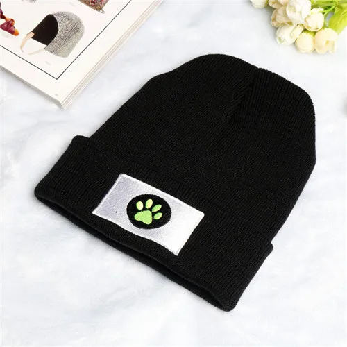 Man Women Beanie Riverdale Jughead Jones Cosplay Beanies with Brooch pins Fashion Crown Knitted Cap Hat Man Women Beanie Riverdale Jughead Jones Cosplay Beanies with Brooch pins Fashion Crown Knitted Cap Hat