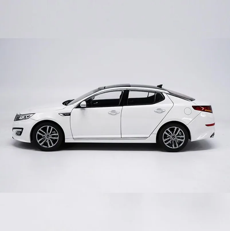 Высокая имитация KIA K5 оригинальная усовершенствованная коллекция моделей 1: 18