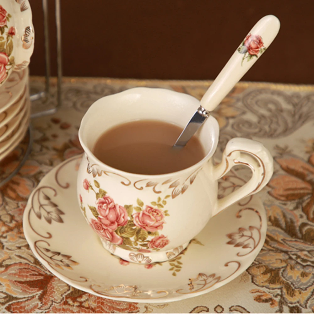 الأوروبية نمط الشاي الكأس و الصحن مجموعة أعلى الجودة السيراميك Coffeeware مجموعة متقدمة الخزف كوب للهدايا الزفاف المنزل الديكور