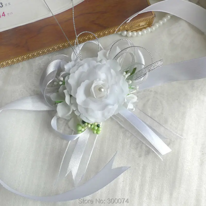 White wedding flowers for bride