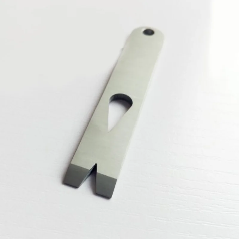 

1PCS High Quality Titanium Alloy Crowbar Multi Tool Outdoor EDC Screwdriver