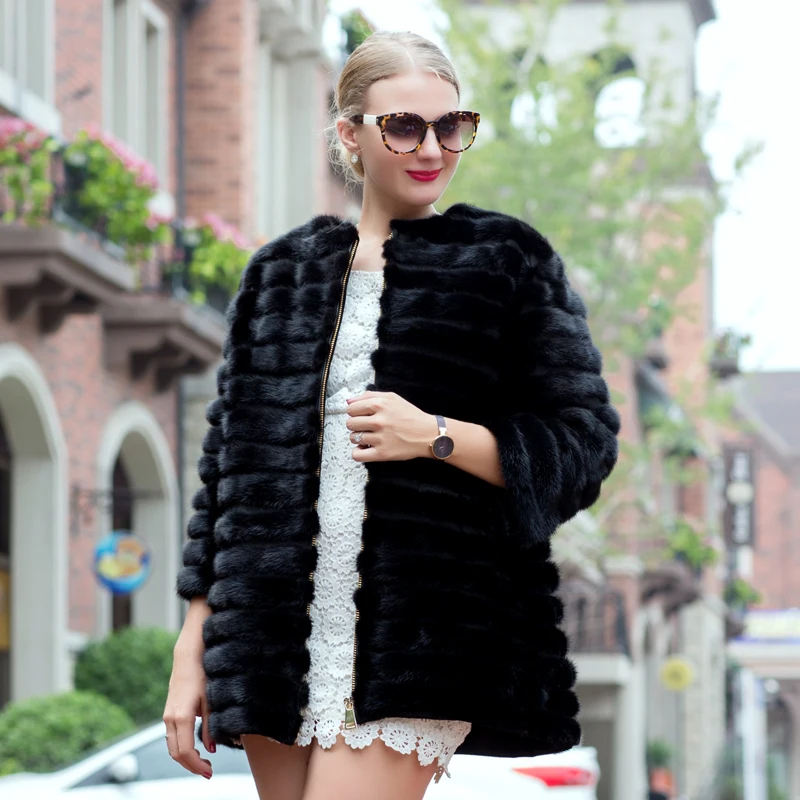 

2018Hot selling models in autumn and winter mink coat, women's natural striped black leather coat fur coat 70 cm Ms.