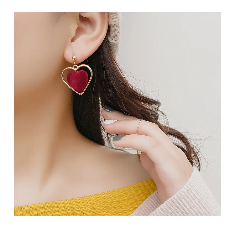 

New vintage plush heart earrings female temperament sweet heart wholesale