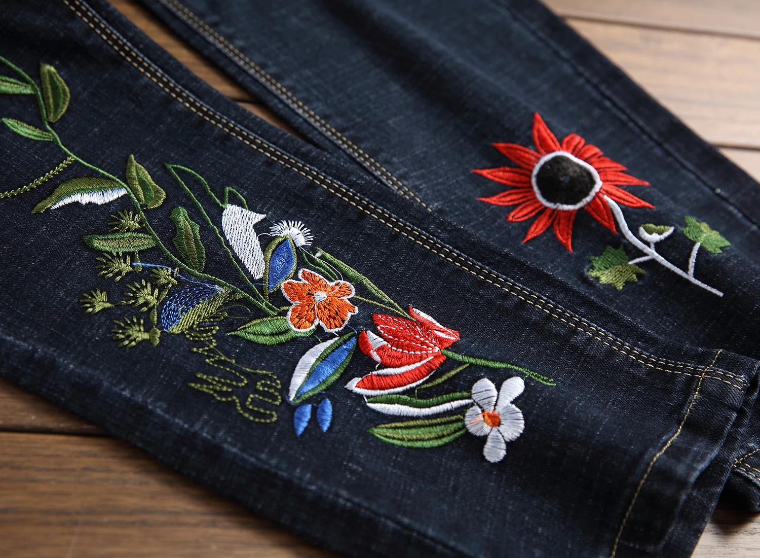 2019 новые джинсы мужские 3d птица Цветочная вышивка темно-синие мужские брюки из денима состаренные тонкие готические homme джинсы плюс размер