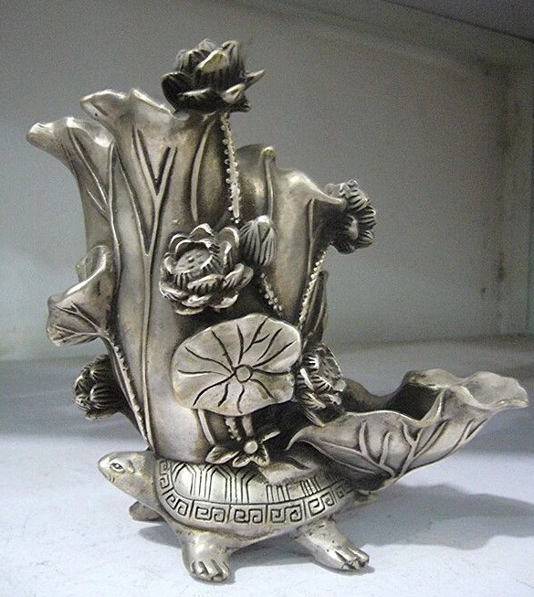 

Collectible Decorated Old Handwork Tibet Silver Carved Green vegetables statues