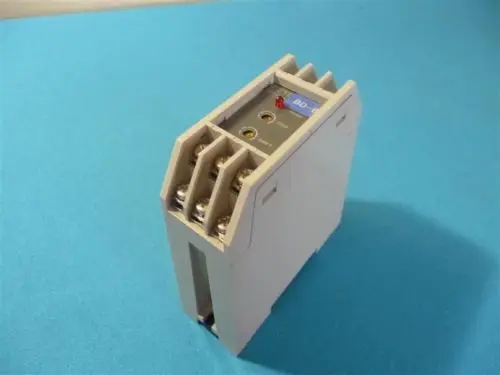

DHL/EMS 5 LOTS KEY-ENCE AT-201 AT201 Analog Output -A1
