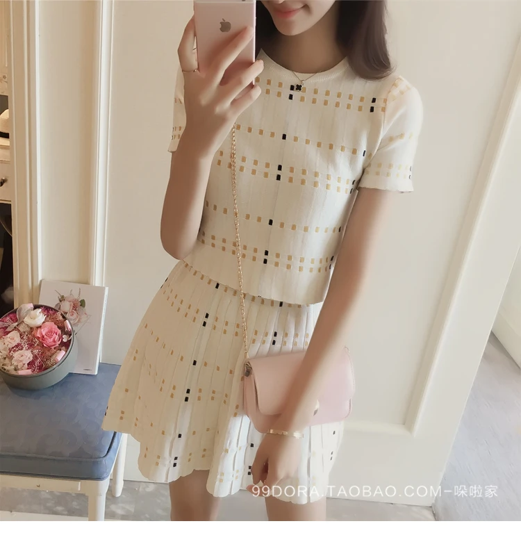 women's sets New Fashion Women's Spring Thin Knitted Striped Crop Top and Mini Skirt Suit Set Two-piece Girl's Skirt Summer Clothing Sets sweat suits women