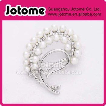

rhinestone pearl wedding brooch