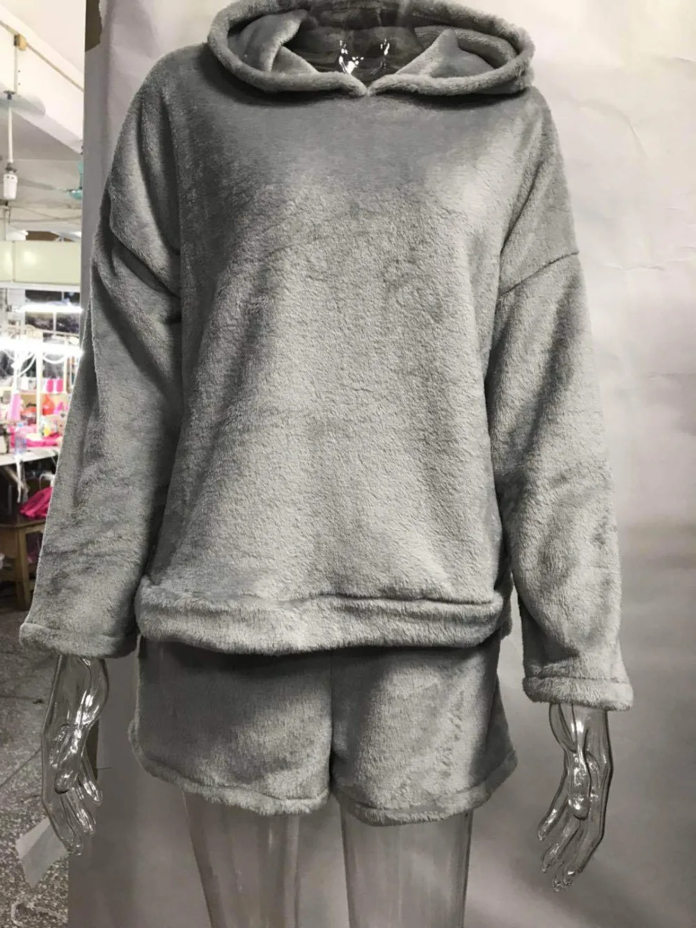 8893833120_1104093829