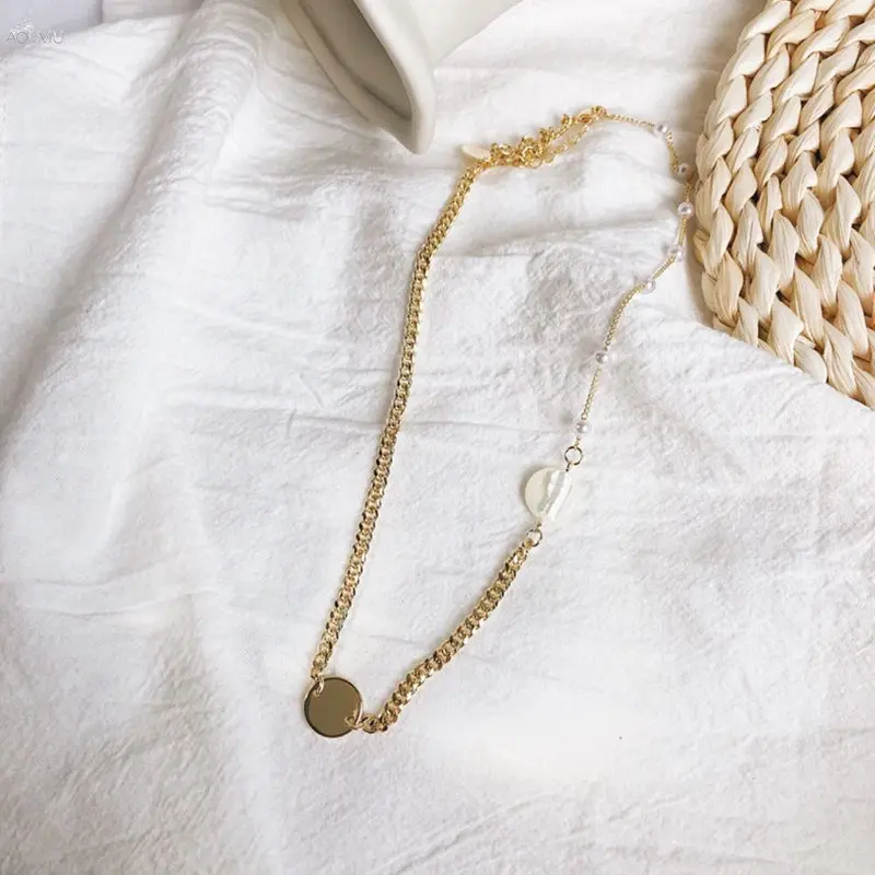 

AOMU Luxury Design Necklace Geometric Round Necklace Natural Shell Pearl Clavicle Chain Necklace For Women Jewelry