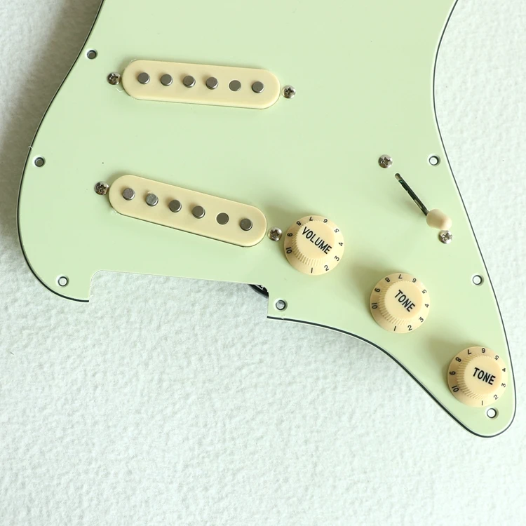 green pickguard.2jpg