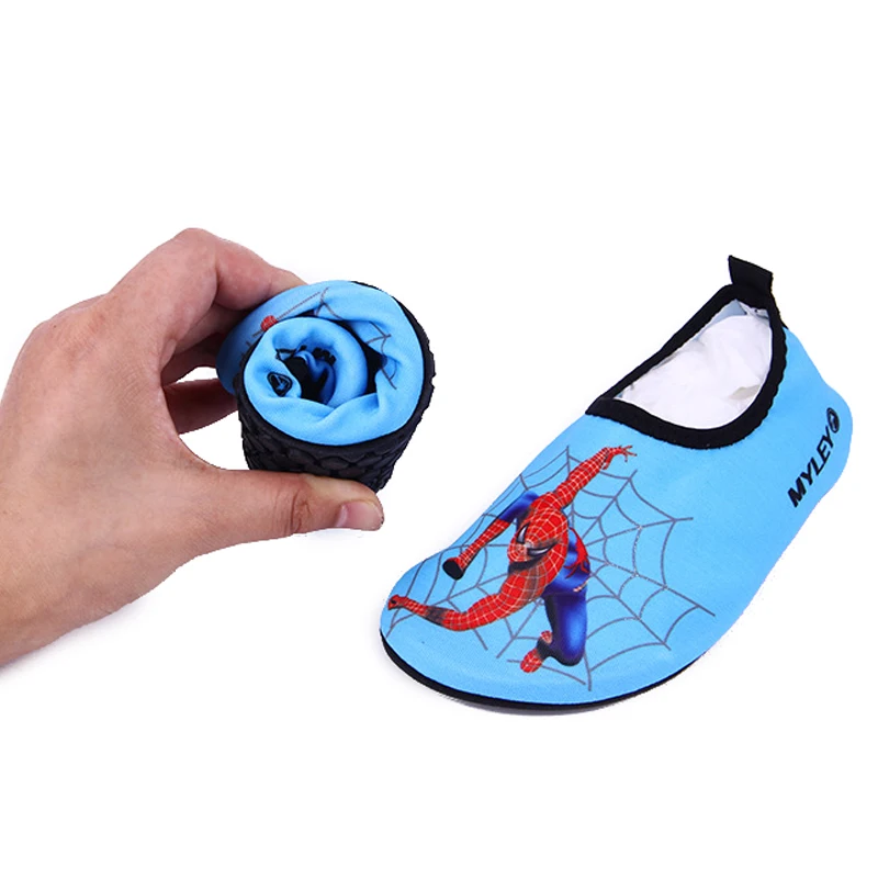 Летние пляжные туфли для девочек и мальчиков детская обувь с принтом «Человек-паук» для носки Босиком тонкие детские туфли для плавания Нескользящие