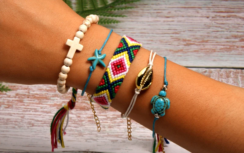 MOON GIRL 5 Pieces Puka Shell Bracelet Set Turtle Starfish Cross Beads Boho Weave Bracelet for Women Friendship Jewelry Dropship