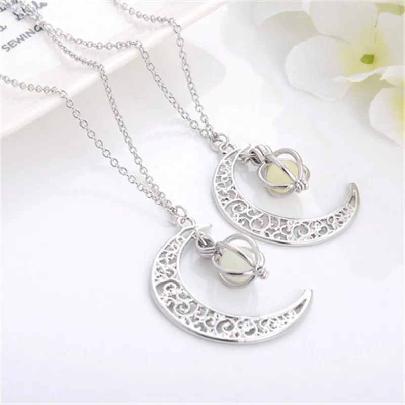 Christmas Gift Glow Necklace Cresent Moon Necklace Jewelry Luminous Dangle Pendant with Glow In the Dark (6)