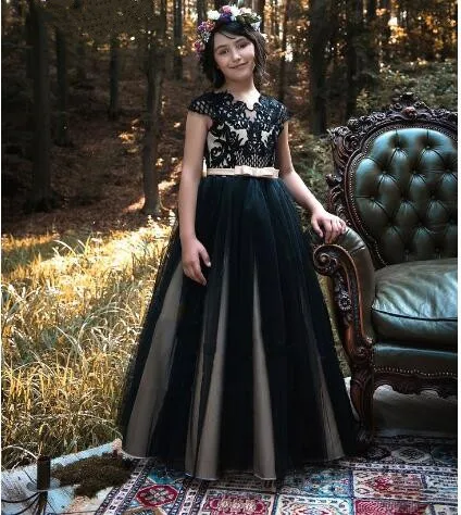 

Beautiful Black Lace Fluffy Tulle Flower Girls Dresses for Weddings Girls Open Back First Communion Gown Size 2-16Y