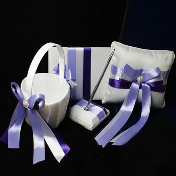 

Collection Set in Satin With Ribbons