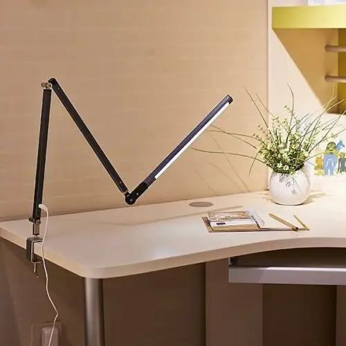 

Stepless Dimming 8W Adjustable Arm LED 6000K Color Temperature White Light Desk Light Lamp with Metal Clamp