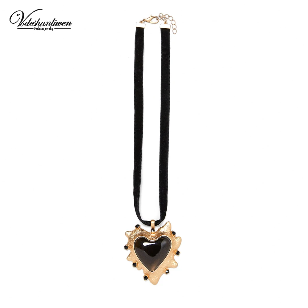 

Vodeshanliwen ZA Fashion Heart Chokers Necklaces Pendant New Vintage statement Collar necklace For Women Jewelry Accessories