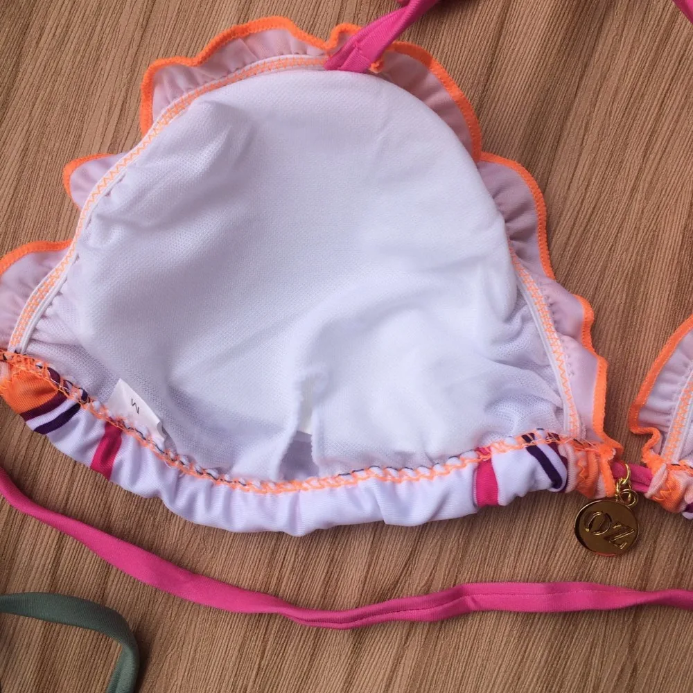 8-thong bikini