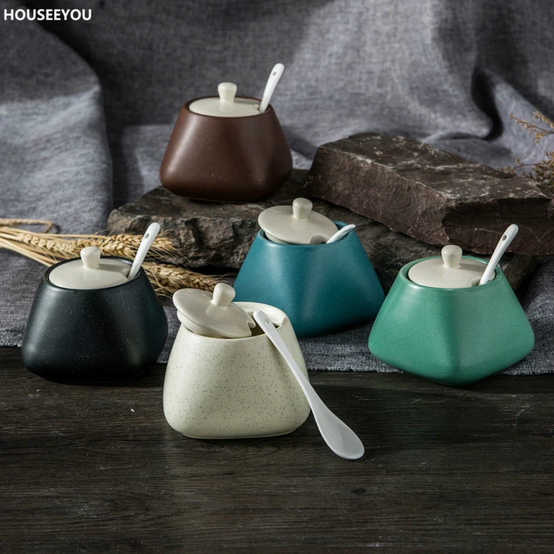 Creative Ceramics Storage Container with Cover with Spoon Salt Kitchen Seasoning Jar Oil Sugar Bottle Sugar & Creamer Pots Creative Ceramics Storage Container with Cover with Spoon Salt Kitchen Seasoning Jar Oil Sugar Bottle Sugar & Creamer Pots