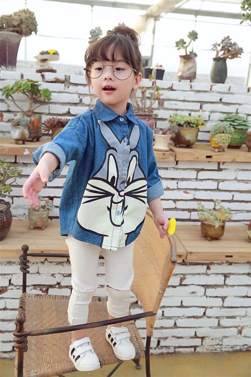 Осенние детские джинсовые рубашки для девочек блуза с длинными рукавами и рисунком кролика Повседневная модная сорочка для детей на весну