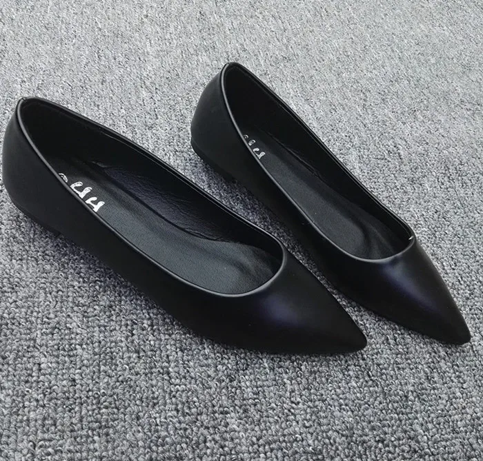 Женская обувь в европейском стиле на заказ; Новинка года; удобная женская обувь черного цвета с острым носком на плоской подошве для работы; большие размеры 35-45