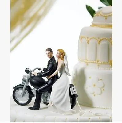 

Creative Romantic Talking on the motorcycle Wedding Marriage Figurine Wedding Cake Toppers Resin Decor Lover Gift