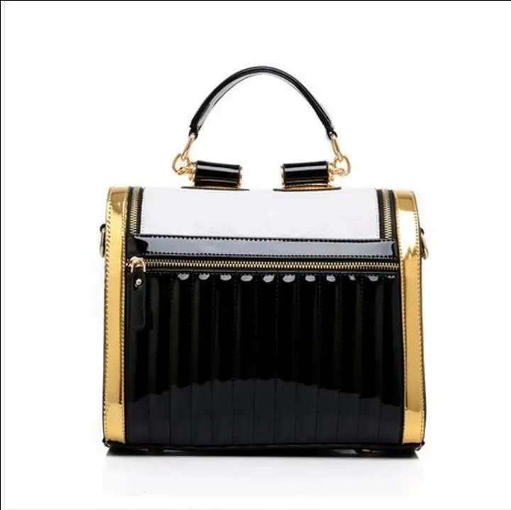 

2015 new black and white stitching handbag shoulder bag retro package tide Ms. Messenger bag leisure bag