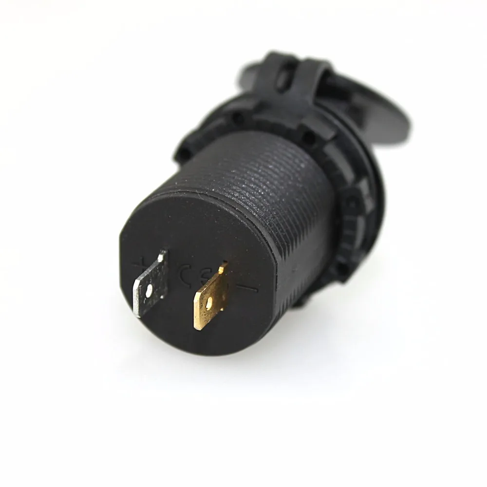 C888-15L dual USB red LED  (3)