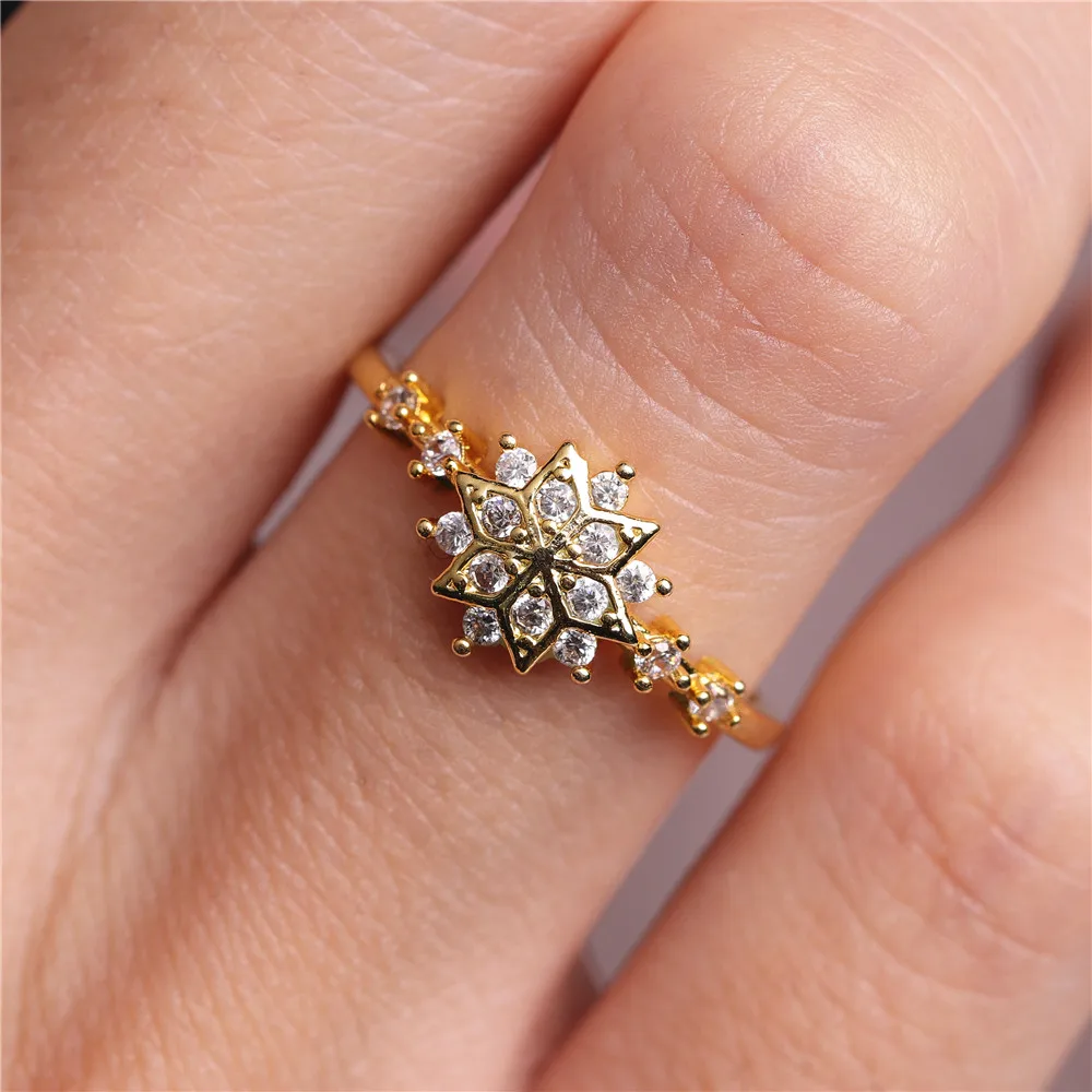 

Fashion Chic Dainty Cute Women's Snowflake Rings Delicate Rings Wedding Jewelry Engagement Rings for Women