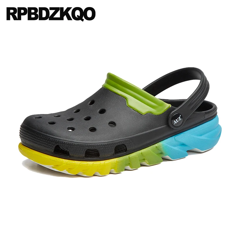 sapato fechado de borracha