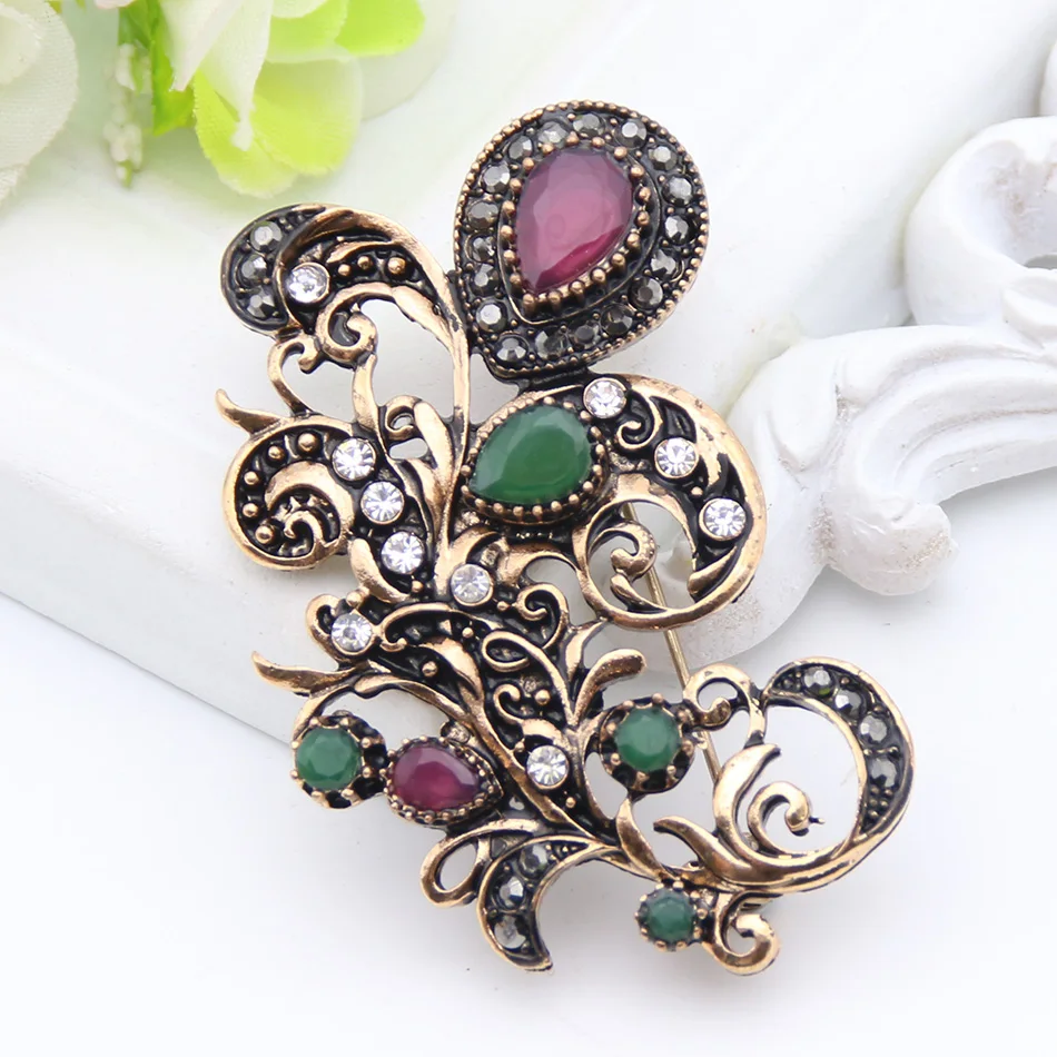 

Wholesale Turkish Feather Brooches Women Jewelry Retro Gold Color Flower Resin Broches Brooch Ladies Lapel Hijab Pins Discount