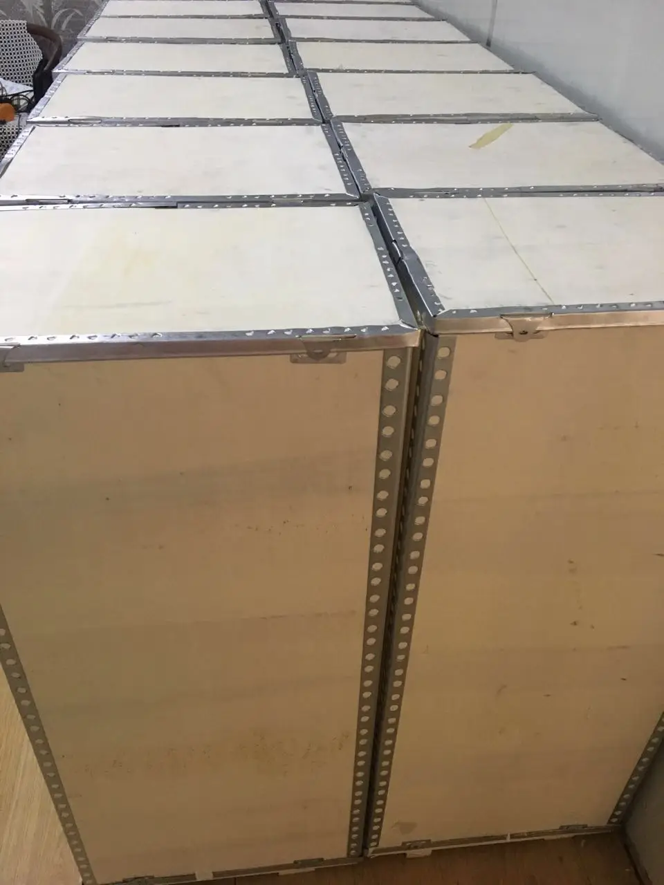 306048891638738754