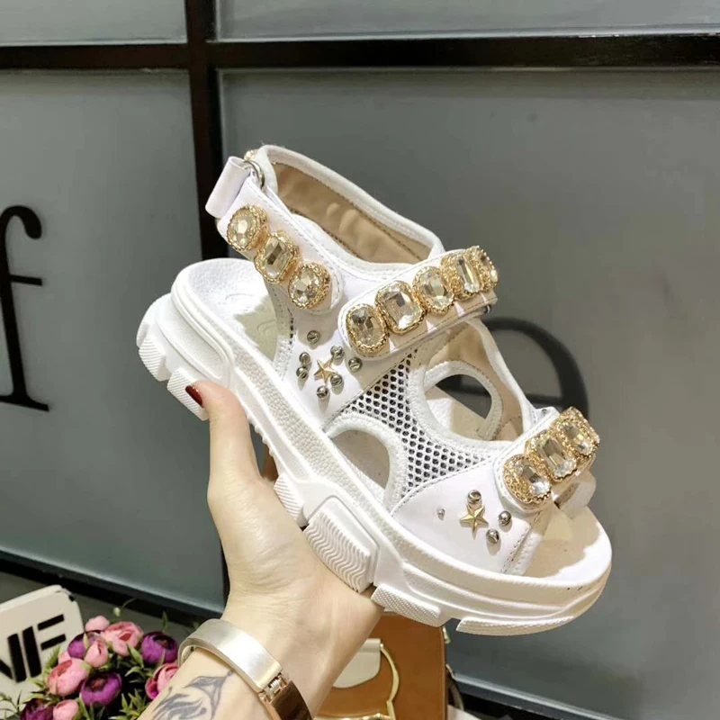 

2019 spring and summer new casual shoes leather water drill thick bottom rivet Yang mi web celebrity with leakage toe home san