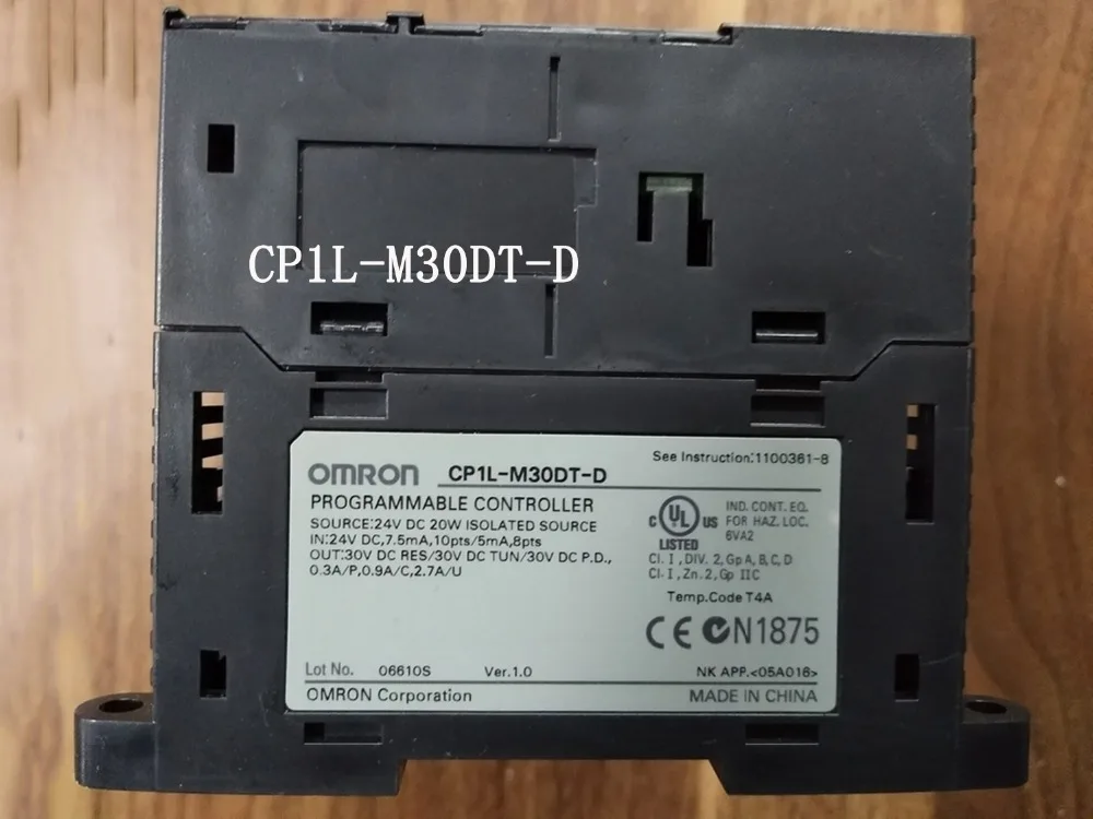 Programmable Logic controller Module CP1L-M30DT-D PLC CPU DC input 18 point transistor output 12 point new and original plc programmable logic controller module cs1g cpu44h
