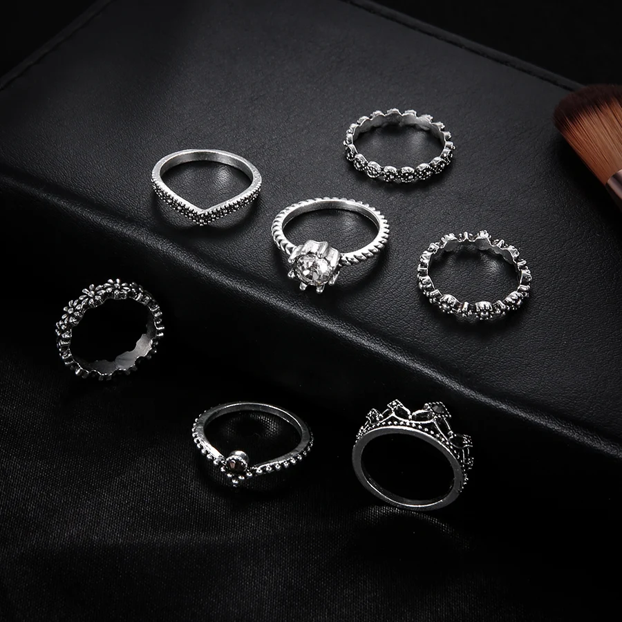 

7 Pcs/Set Vintage Knuckle Rings For Women Punk Antique Silver Color Crown Heart Crystal Ring Set Boho Finger Jewelry Bague Femme