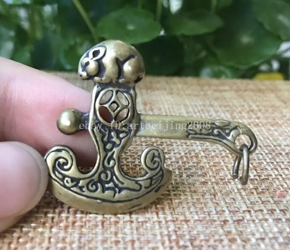 

3 CM China Copper Brass Handwork Wealth Auspicious Mouse Animal Axe Pendant