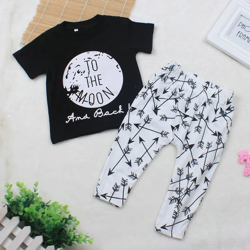 Salaher Moon arrow 2017 Autumn and summer Baby Boy Clothes Short sleeve Letter Print T-shirt+Pants Kids Clothing Sets (1)