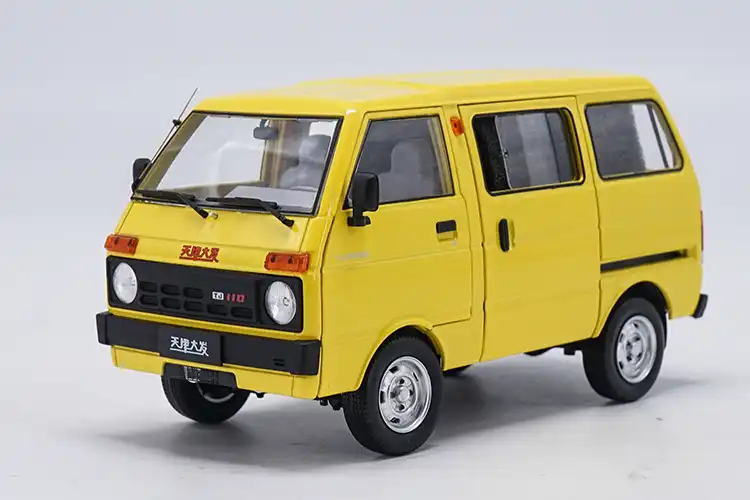 1//64 Scale Toyota DAIHATSU China Tianjin Huali TJ110 Red Diecast Car Model Gift