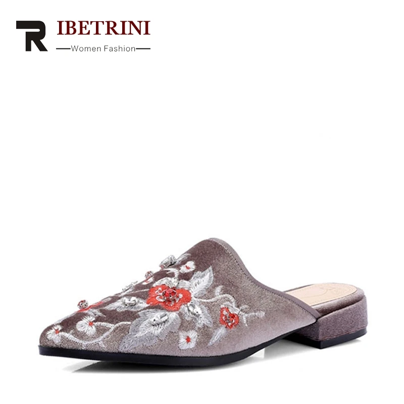 

RIBETRINI 2018 Summer Pointed Toe Elegant Embroider Mules Flower Low Heel Women Shoes Large Size 34-42