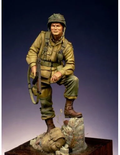 Lt Winters US Army WW2 75mm  (1)