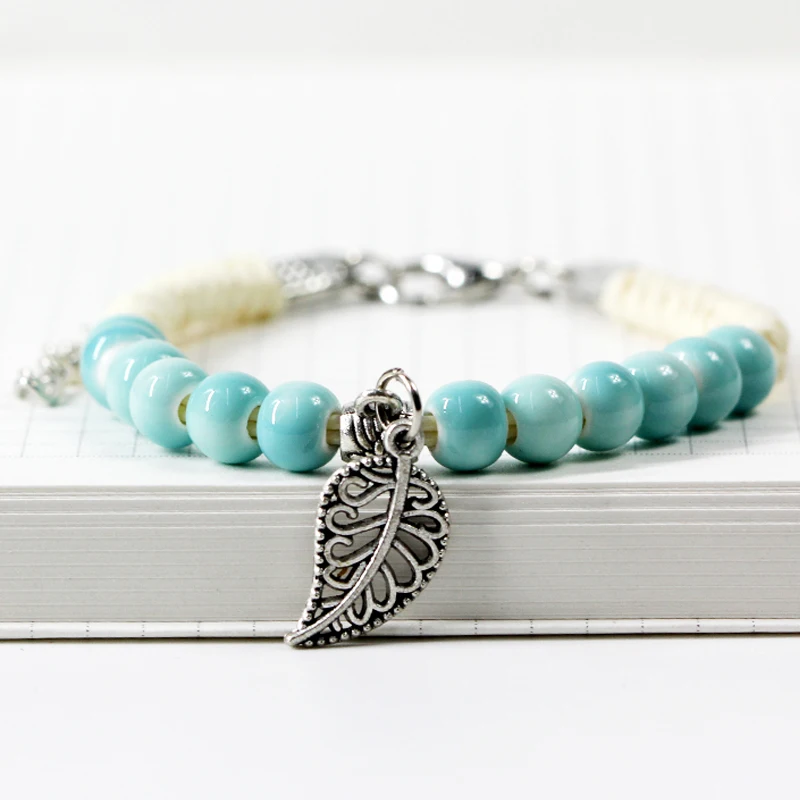 

Ceramic bracelet han version hand string small fresh student lovely fashion jewelry.