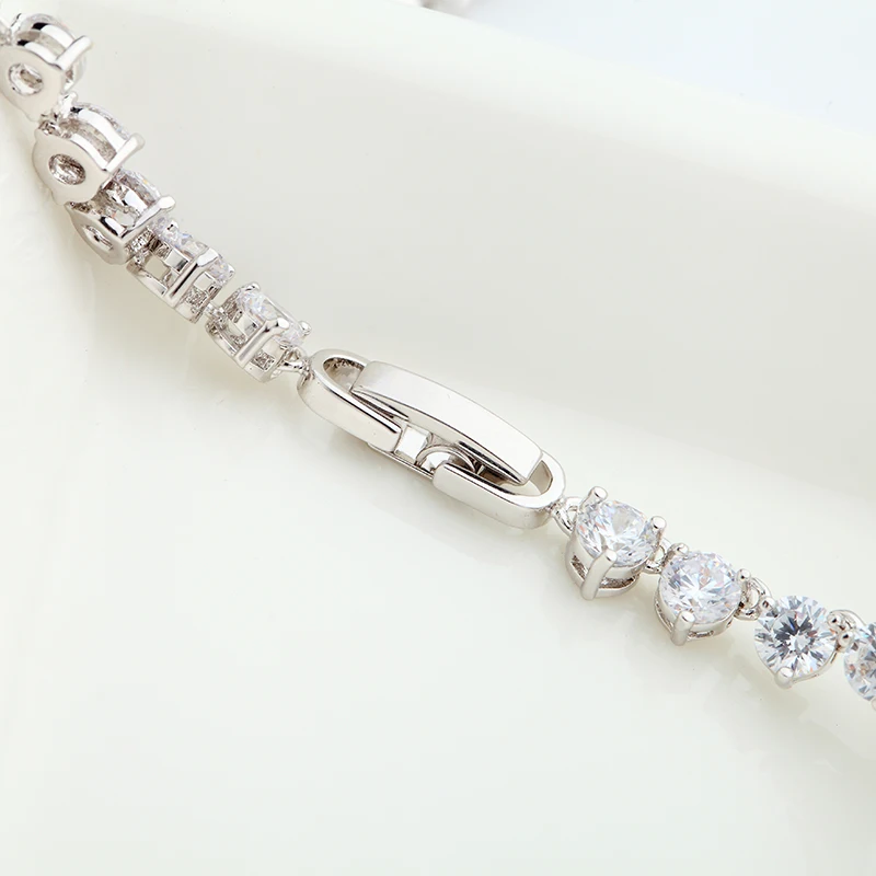 Ceny LUOTEEMI biżuteria dla nowożeńców naszyjnik prosta konstrukcja złoty kolor 3 Prong okrągła cyrkonia sześcienna naszyjnik akcesoria ślubne dla nowożeńców