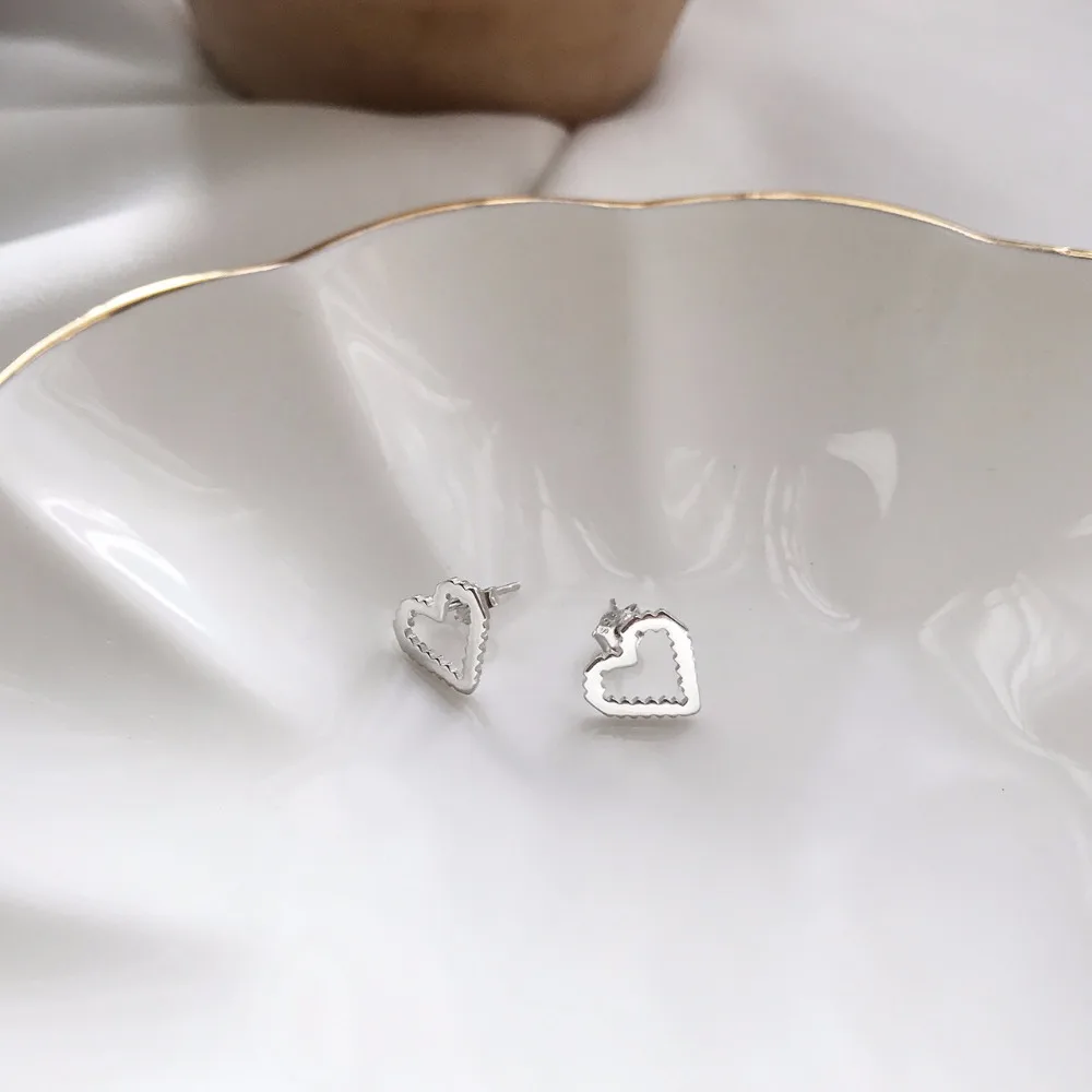 

Martick High Quality Hollow Heart Stud Earrings For Woman Fashion 925 Sterling Silver Jewelry Europe Brand Jewelry GSE39
