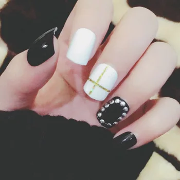 

24pcs Super Fashion Personality Black Short False Toe Nails With Glue Pure Color Short fake nails Japanese Bride Full Nail Tips